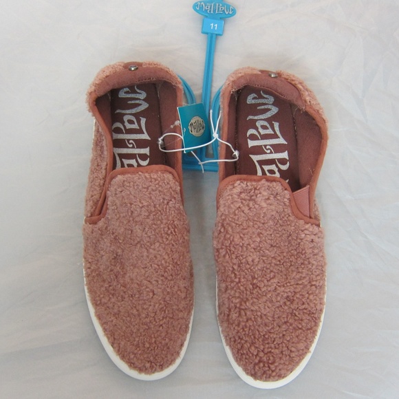 Mad Love Womens Kam Sherpa Twin Gore Sneakers 🍁 - Picture 3 of 8